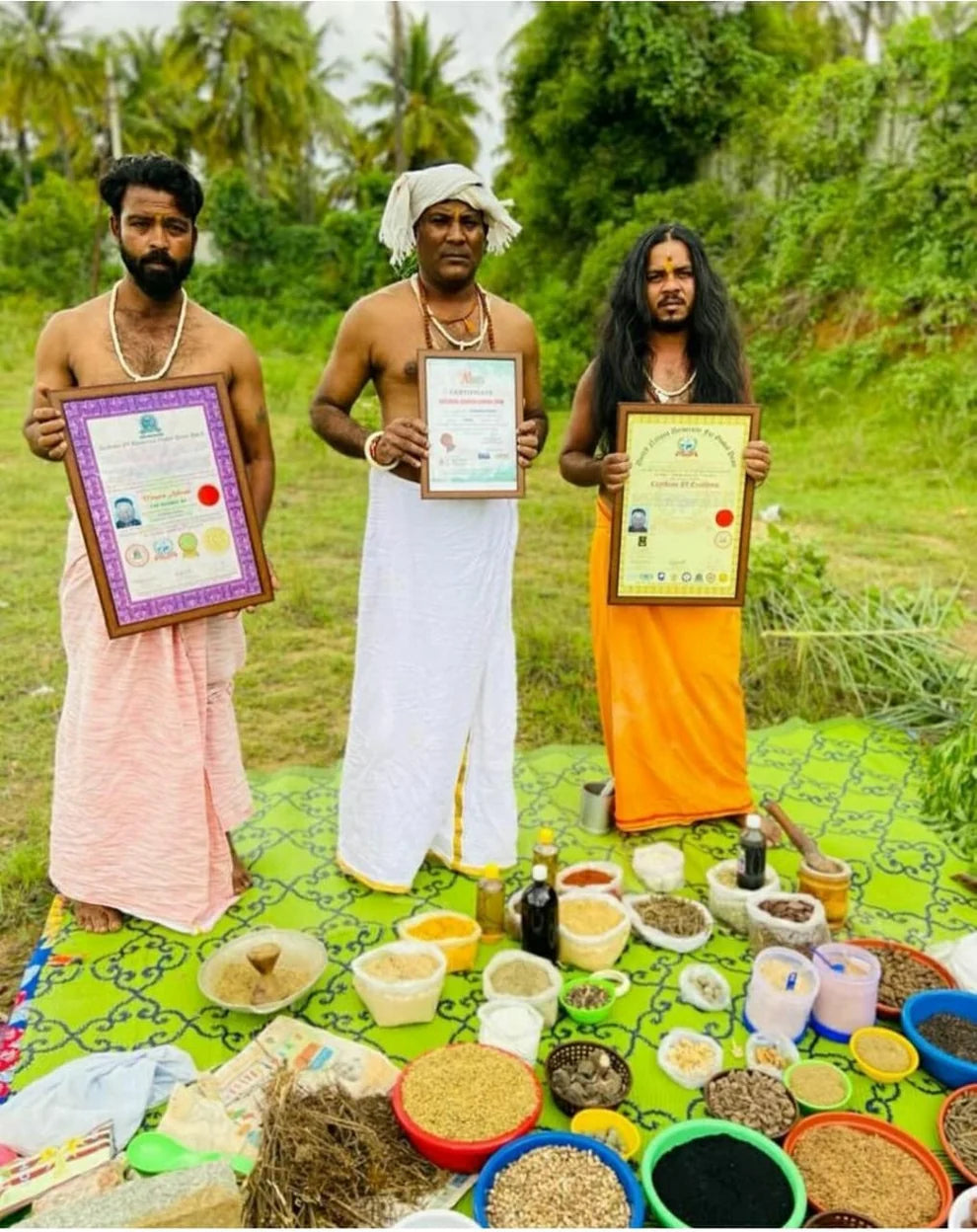 ADIVASI HAKKI PIKKI NEELAMBARI HERBAL HAIR OIL