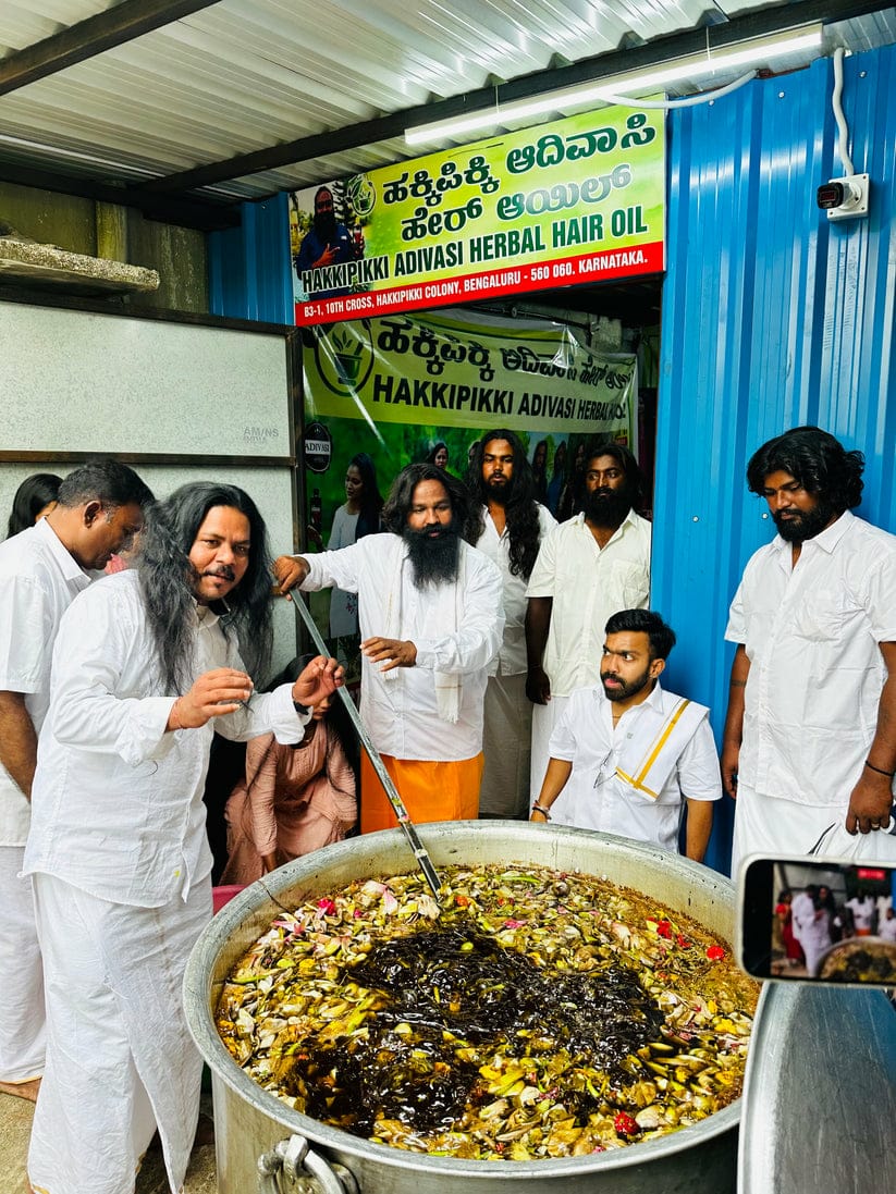 ADIVASI HAKKI PIKKI NEELAMBARI HERBAL HAIR OIL